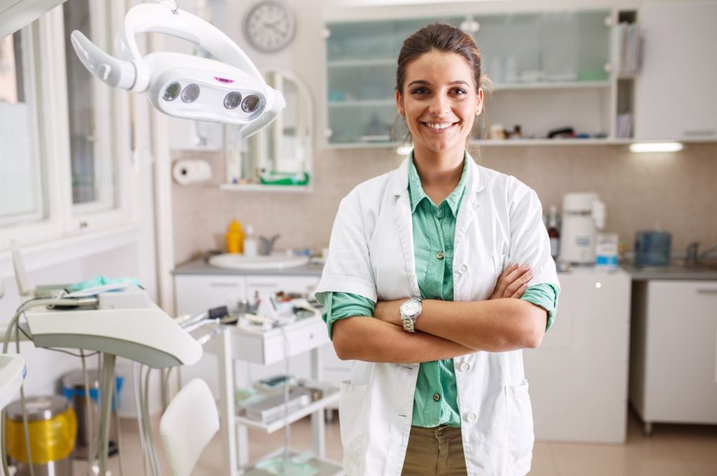 dentista all'interno studio